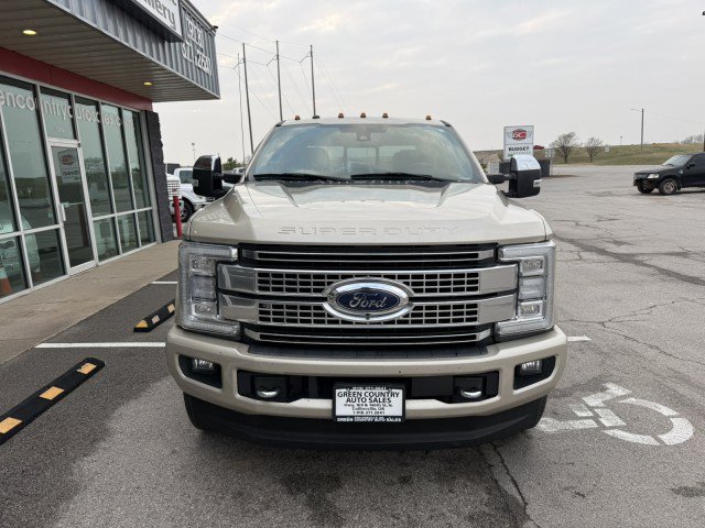 Used 2017 Ford F250 Platinum w/ Platinum Ultimate Package AWD/4WD image 11