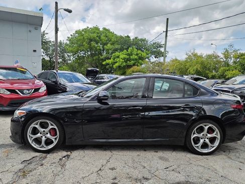 Used 2019 Alfa Romeo Giulia Ti Sport w/ Quick Order Package 22U Sport RWD image 4