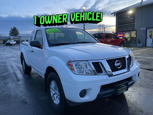 Used 2014 Nissan Frontier SV image 3