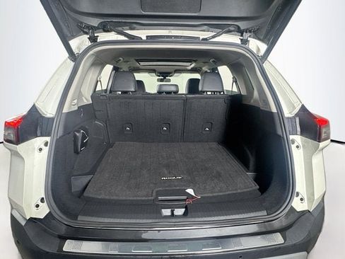 Used 2022 Nissan Rogue SV w/ SV Premium Package image 24