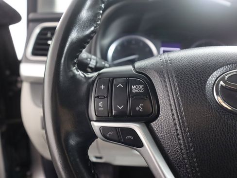 Used 2018 Toyota Highlander Limited image 46
