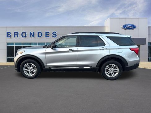 Used 2023 Ford Explorer XLT image 1