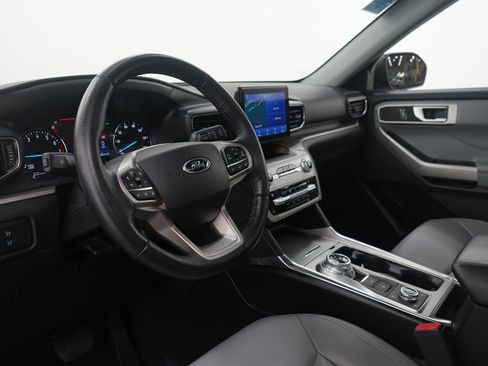 Used 2021 Ford Explorer XLT w/ Equipment Group 202A image 26