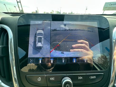 Used 2019 Chevrolet Equinox Premier image 17