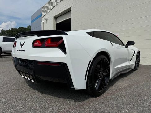 Used 2018 Chevrolet Corvette Stingray Coupe RWD image 18
