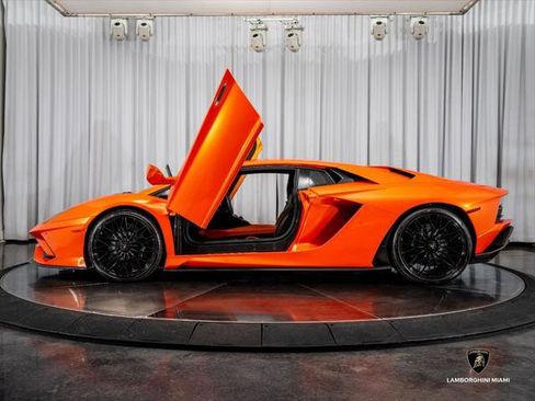 Used 2019 Lamborghini Aventador S AWD/4WD image 12