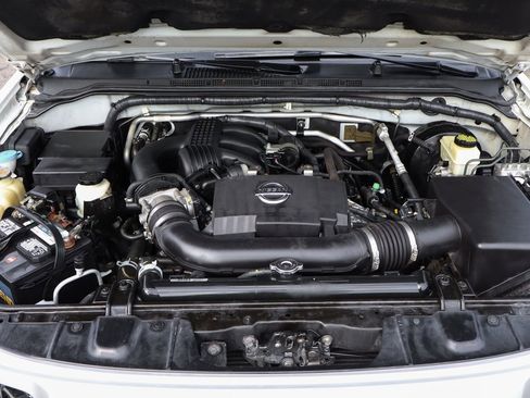 Used 2015 Nissan Xterra X image 11