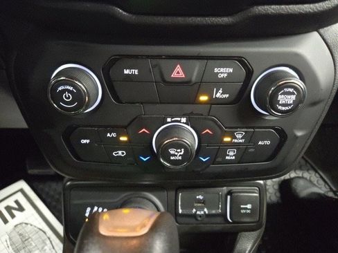 Used 2022 Jeep Renegade Altitude image 34