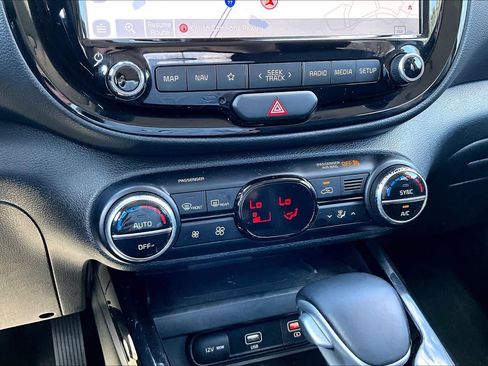 Used 2021 Kia Soul Turbo image 38