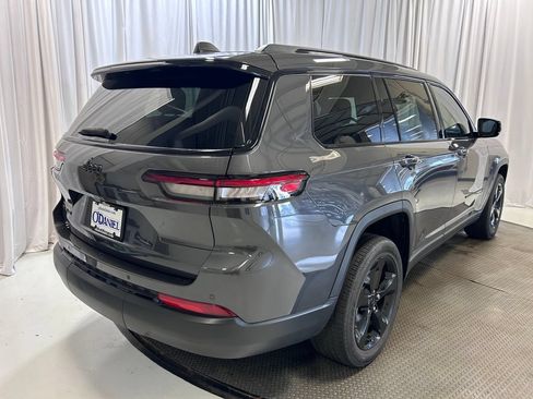 Used 2022 Jeep Grand Cherokee L Laredo AWD/4WD image 29