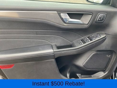 Used 2022 Ford Escape Titanium image 17