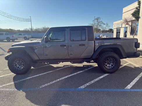 Used 2021 Jeep Gladiator Rubicon w/ LED Lighting Group image 7