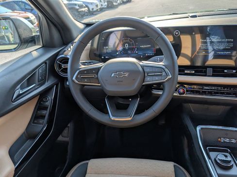 New 2026 Chevrolet Equinox ACTIV w/ Convenience Package III image 17