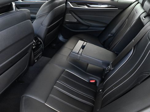 Used 2021 BMW M550i xDrive AWD/4WD image 12