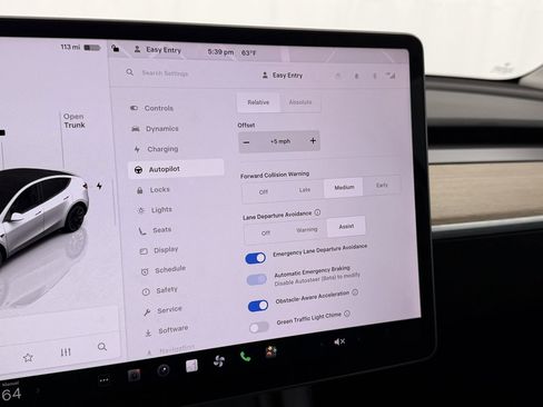Used 2022 Tesla Model Y Long Range AWD/4WD image 24