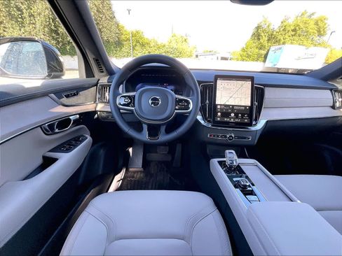New 2026 Volvo XC90 T8 Plus w/ Protection Package AWD/4WD image 15