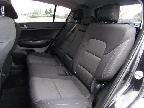 Used 2019 Kia Sportage LX image 19