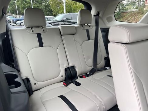 New 2026 Honda Pilot Touring image 13