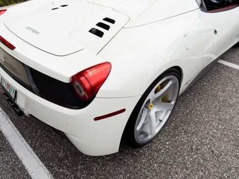 Used 2014 Ferrari 458 Spider image 16
