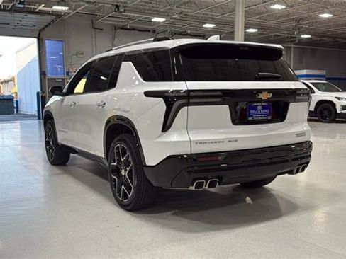 Used 2025 Chevrolet Traverse High Country image 7