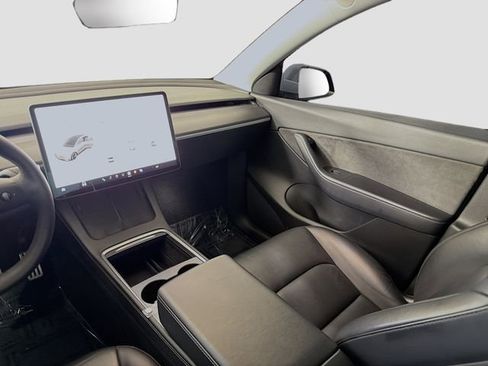 Used 2022 Tesla Model Y Performance image 25
