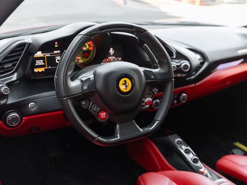 Used 2017 Ferrari 488 GTB RWD image 17