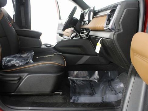 New 2026 GMC Canyon AT4 w/ Off-Road Front Bumper Package image 19