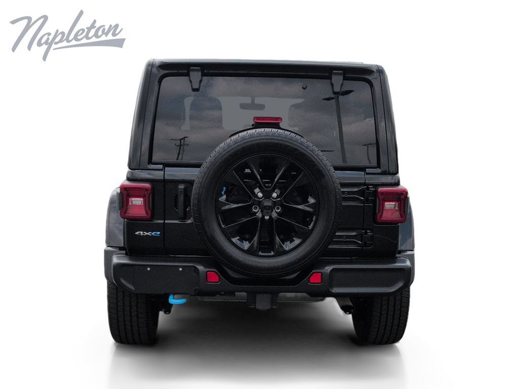 Used 2022 Jeep Wrangler Unlimited Sahara w/ Cold Weather Group AWD/4WD image 4