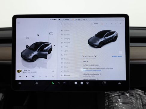 Used 2025 Tesla Model Y Long Range RWD image 33