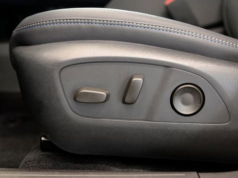 Certified 2025 Chevrolet Equinox EV LT w/ Convenience Package II image 16