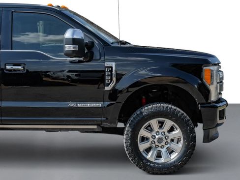 Used 2017 Ford F250 Platinum w/ Platinum Ultimate Package AWD/4WD image 7