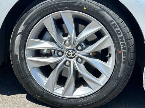 Used 2022 Toyota Avalon XLE w/ Moonroof Package FWD image 31