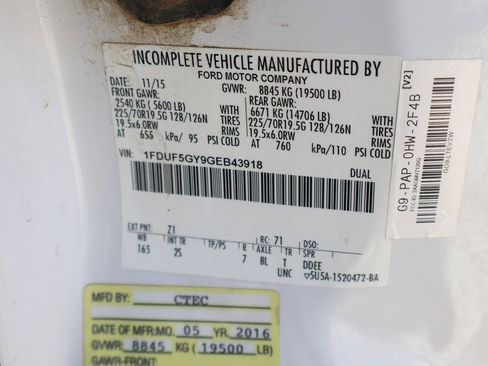 Used 2016 Ford F550 2WD Regular Cab Super Duty image 43