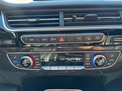 Used 2018 Audi Q7 3.0T Premium Plus w/ Premium Plus Package AWD/4WD image 16
