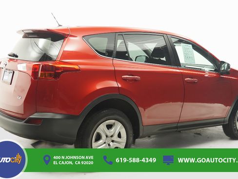 Used 2015 Toyota RAV4 LE FWD image 6