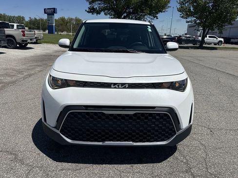 Used 2024 Kia Soul LX FWD image 3