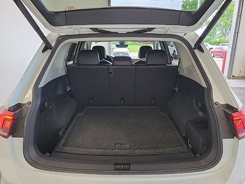 Used 2022 Volkswagen Tiguan SE AWD/4WD image 14