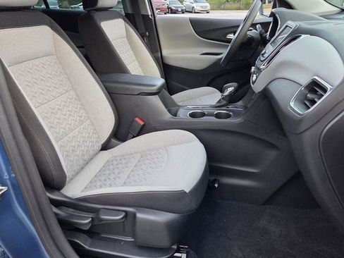 Used 2024 Chevrolet Equinox LS w/ Driver Confidence II Package FWD image 17