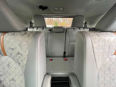 Used 2022 Toyota Highlander Bronze Edition image 7
