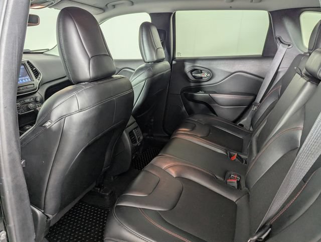 Used 2022 Jeep Cherokee Trailhawk AWD/4WD image 23