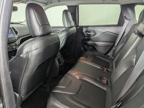 Used 2022 Jeep Cherokee Trailhawk image 23