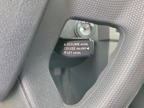 Used 2010 Dodge Avenger SXT FWD image 11