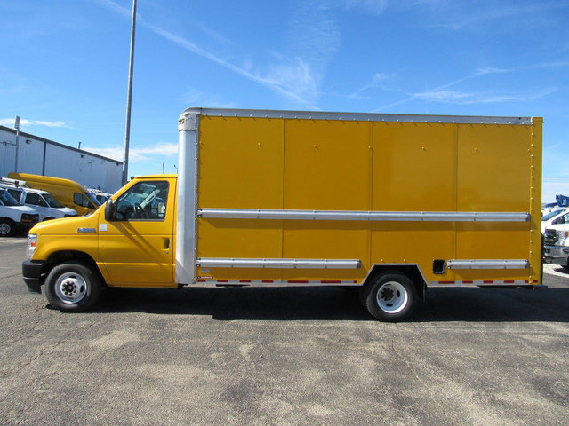 Used 2022 Ford E-350 and Econoline 350 Super Duty RWD image 6