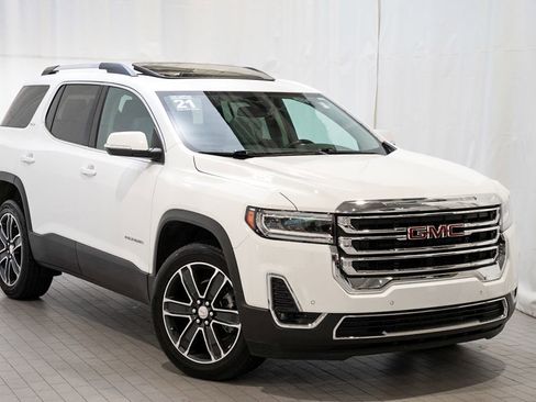 Used 2021 GMC Acadia SLT w/ Preferred Package image 1