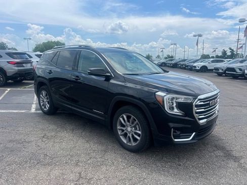 Used 2024 GMC Terrain SLT w/ Tech Package AWD/4WD image 3