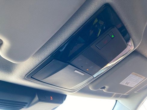 Used 2025 Mitsubishi Outlander ES image 25