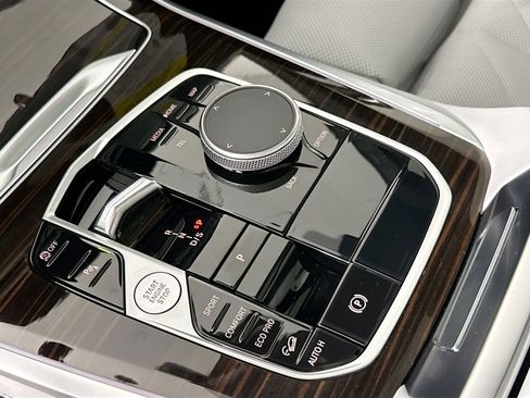 New 2026 BMW X5 xDrive40i w/ M Sport Package image 16