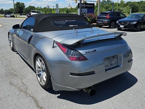 Used 2005 Nissan 350Z Touring RWD image 4