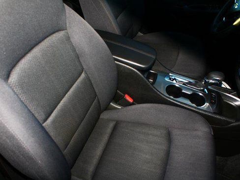 Used 2025 Chevrolet Malibu LT image 6