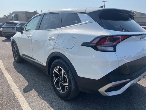 Used 2025 Kia Sportage LX FWD image 8